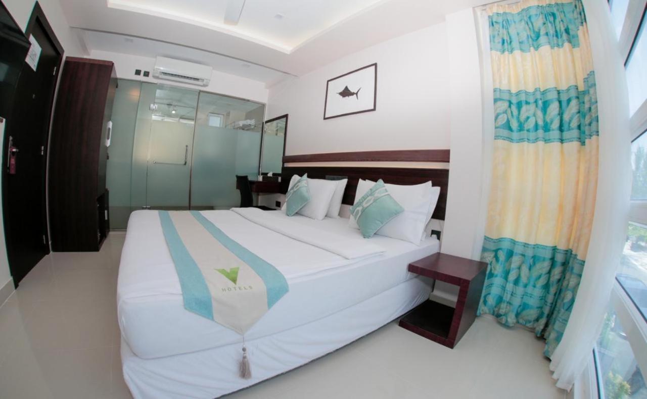 The White Harp Beach Hotel Male Exterior photo