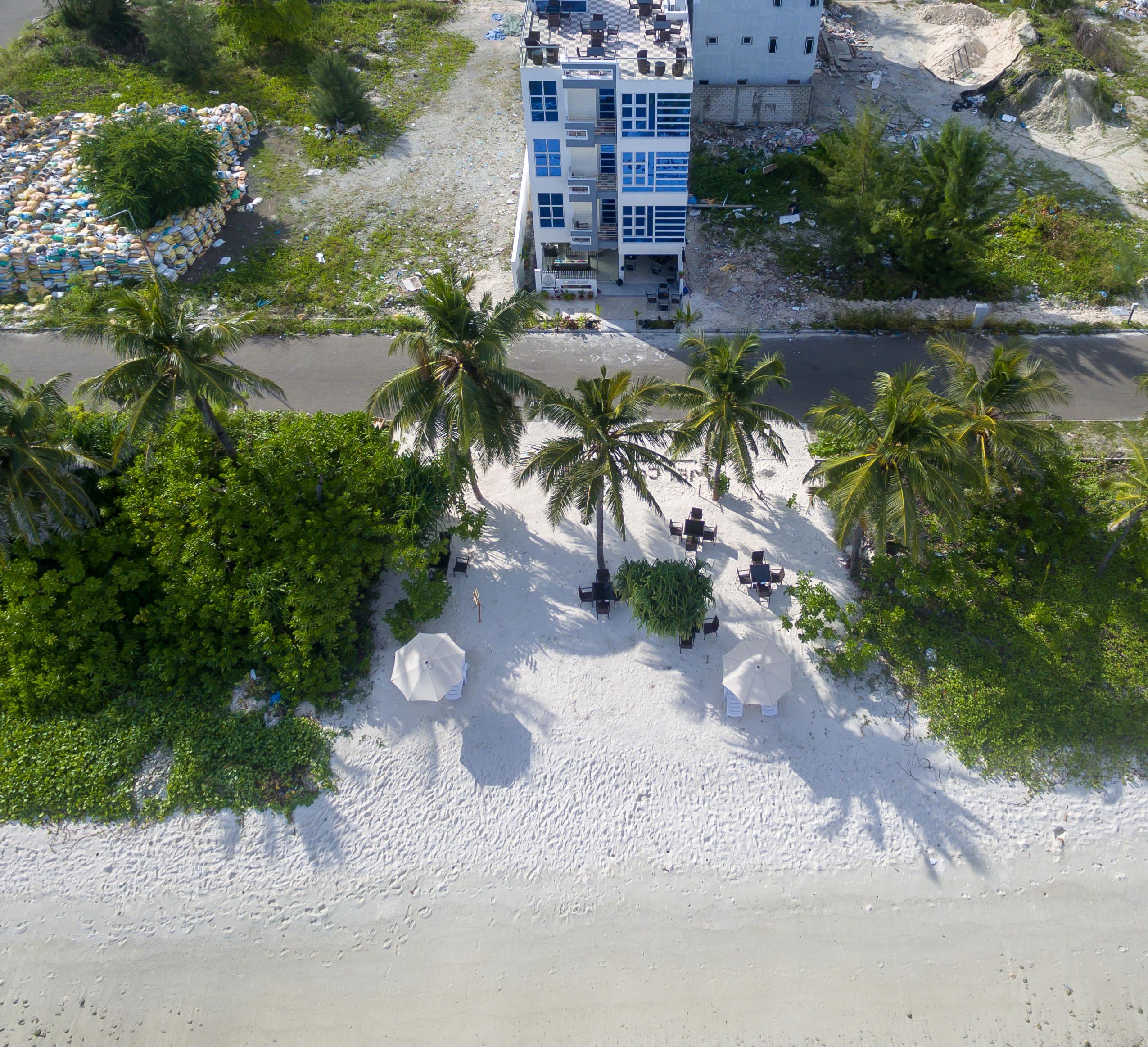 The White Harp Beach Hotel Male Exterior photo